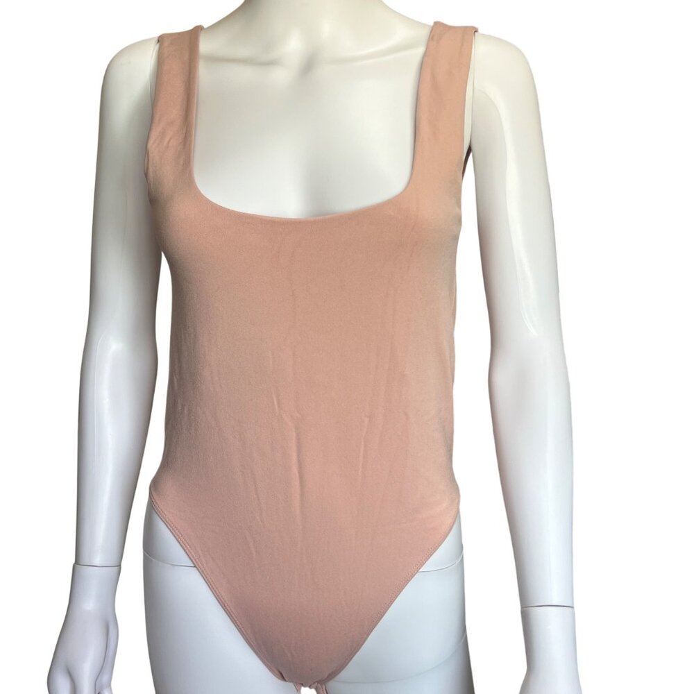 A New Day Light Pink Nylon/Spandex Scoop Neck Bodysuit Womens Size Medium NWOT